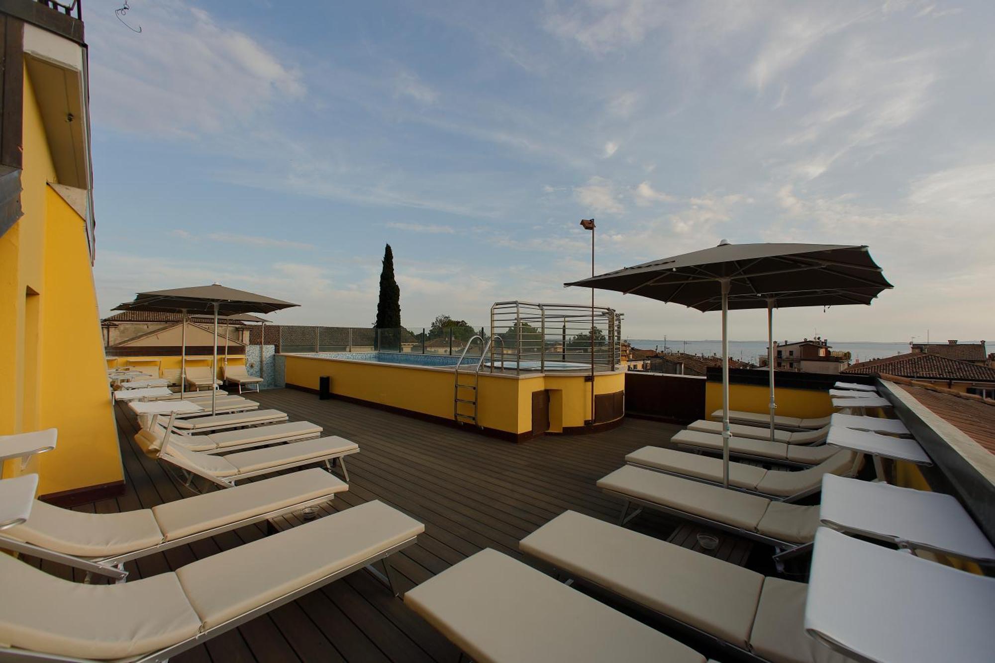 Hotel Namia By Dori Bardolino Bagian luar foto