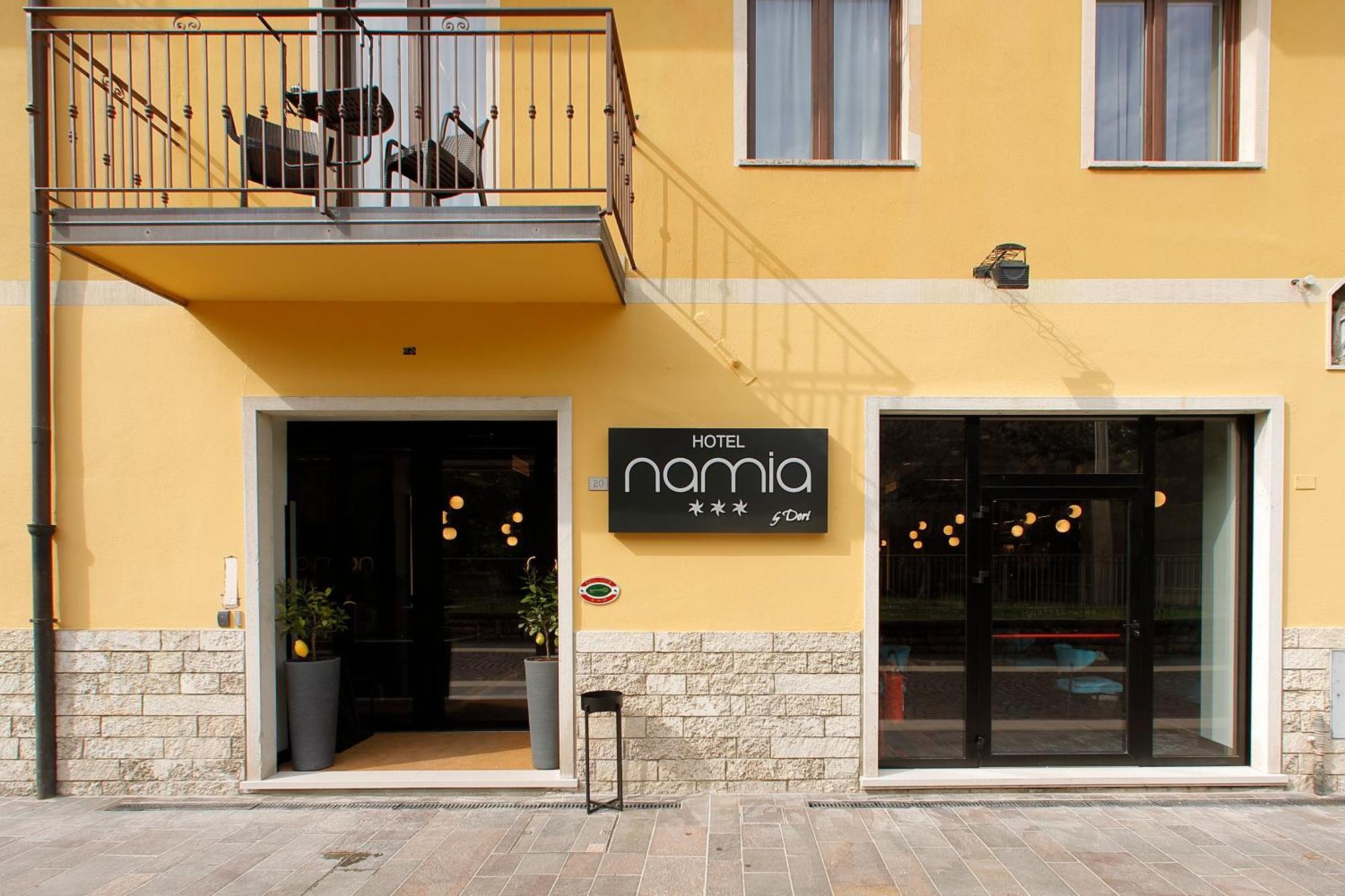 Hotel Namia By Dori Bardolino Bagian luar foto