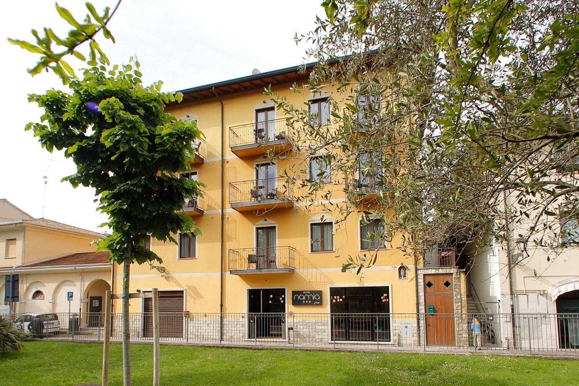 Hotel Namia By Dori Bardolino Bagian luar foto