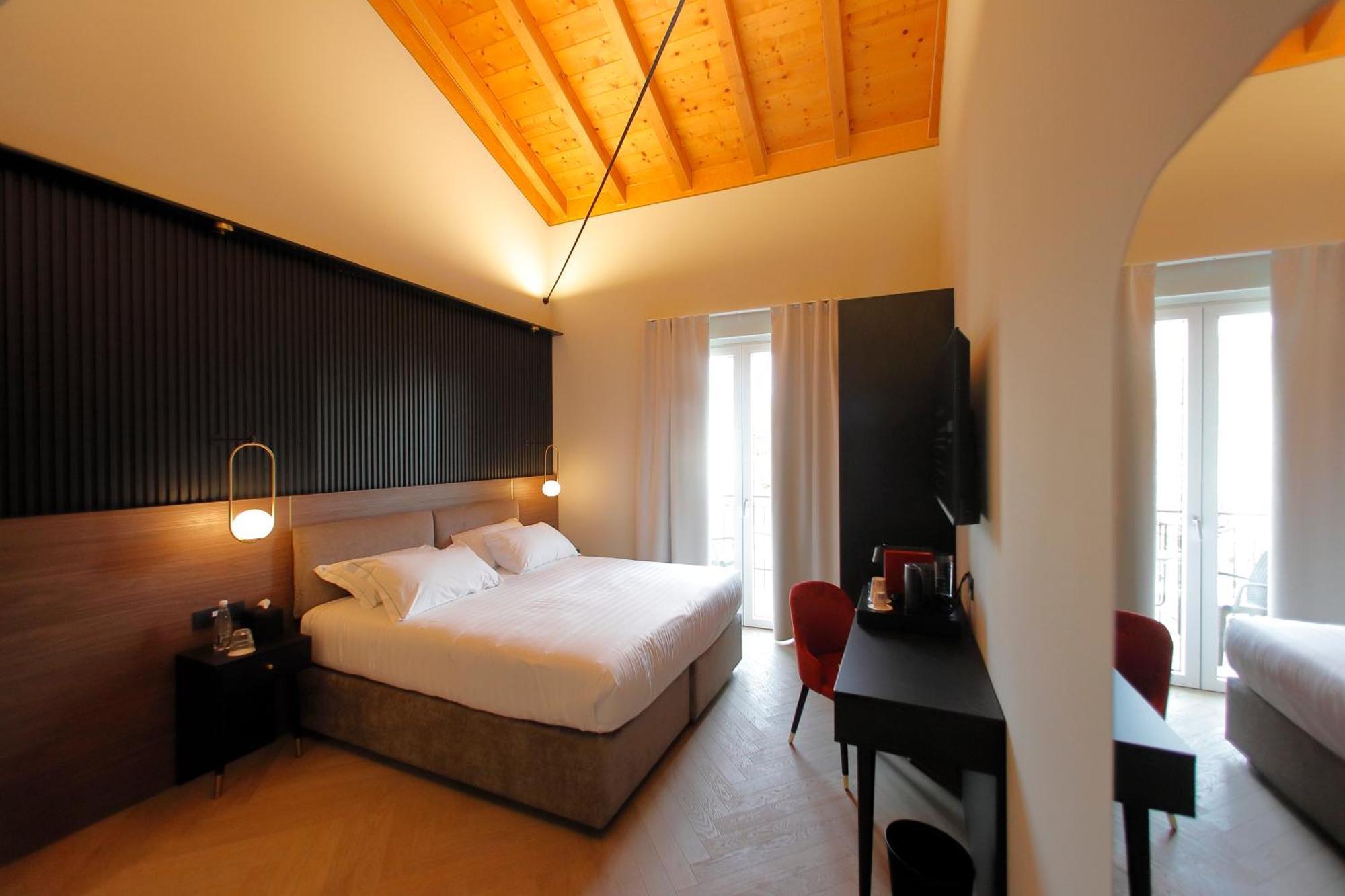 Hotel Namia By Dori Bardolino Bagian luar foto